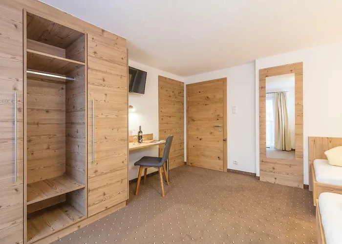 Haus Maria Apartman Huben